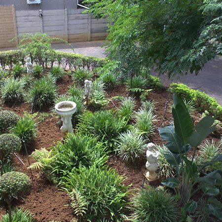 Purple Olive Guest House Pretoria Bagian luar foto