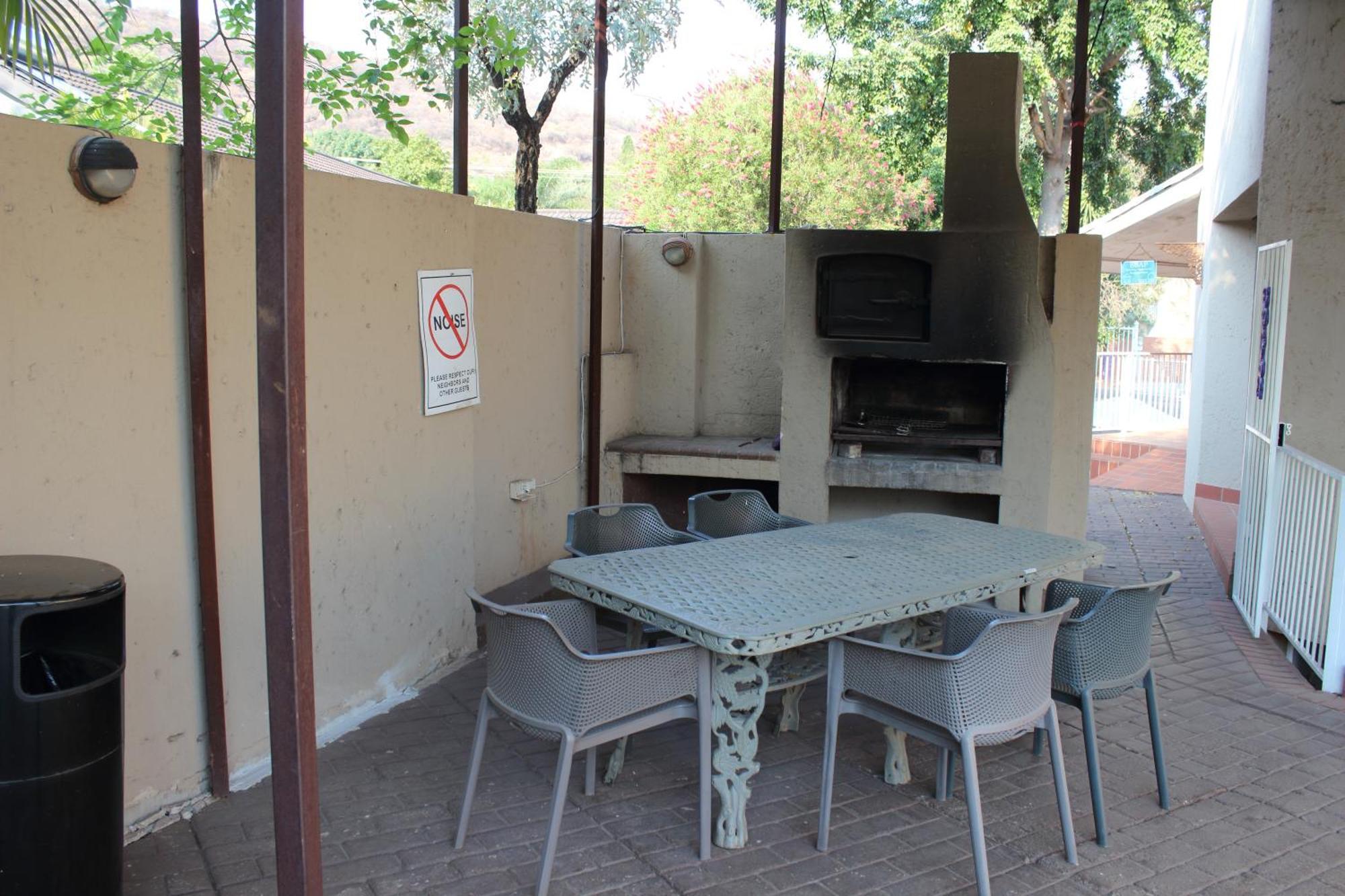 Purple Olive Guest House Pretoria Bagian luar foto