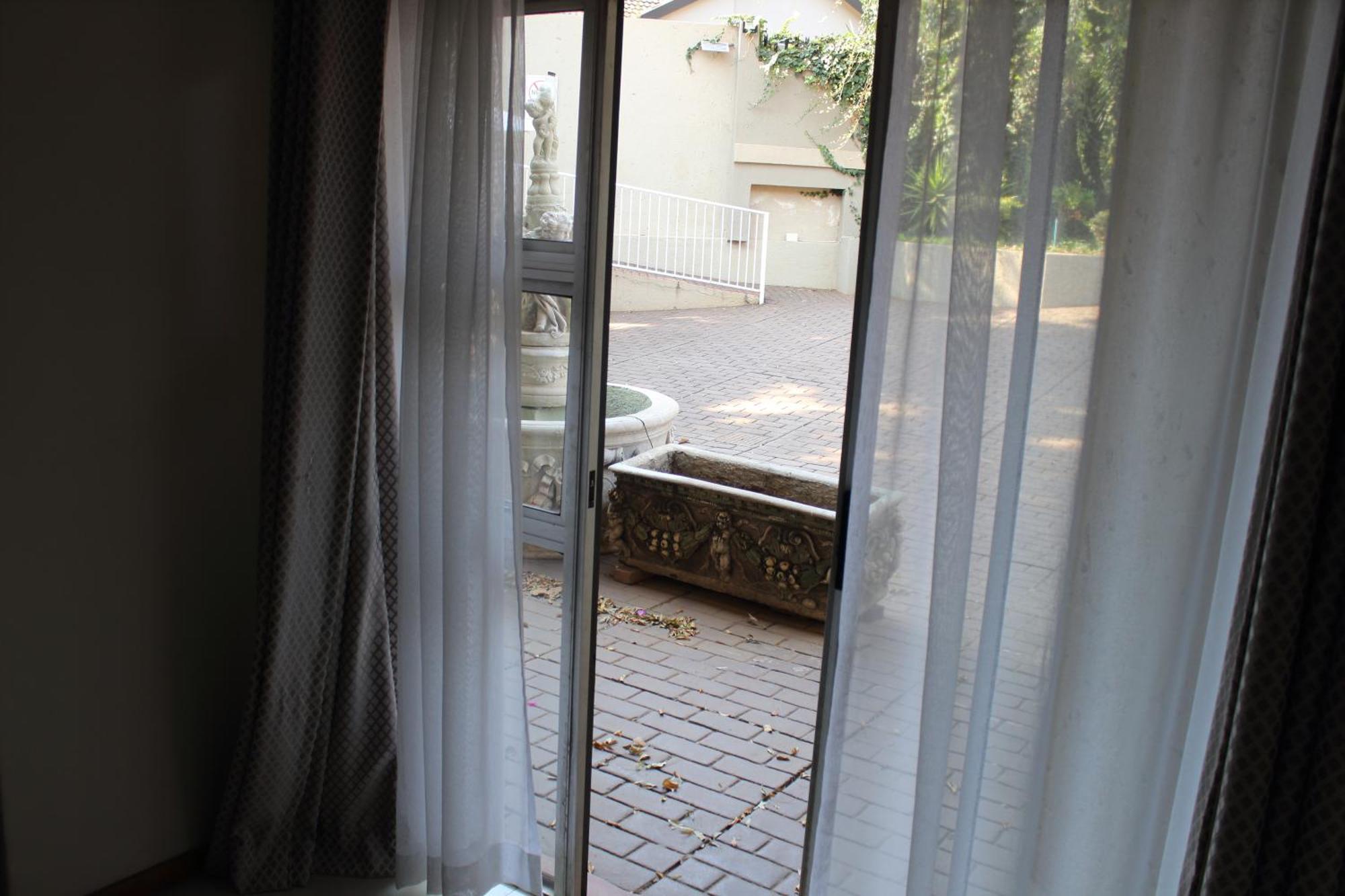 Purple Olive Guest House Pretoria Bagian luar foto