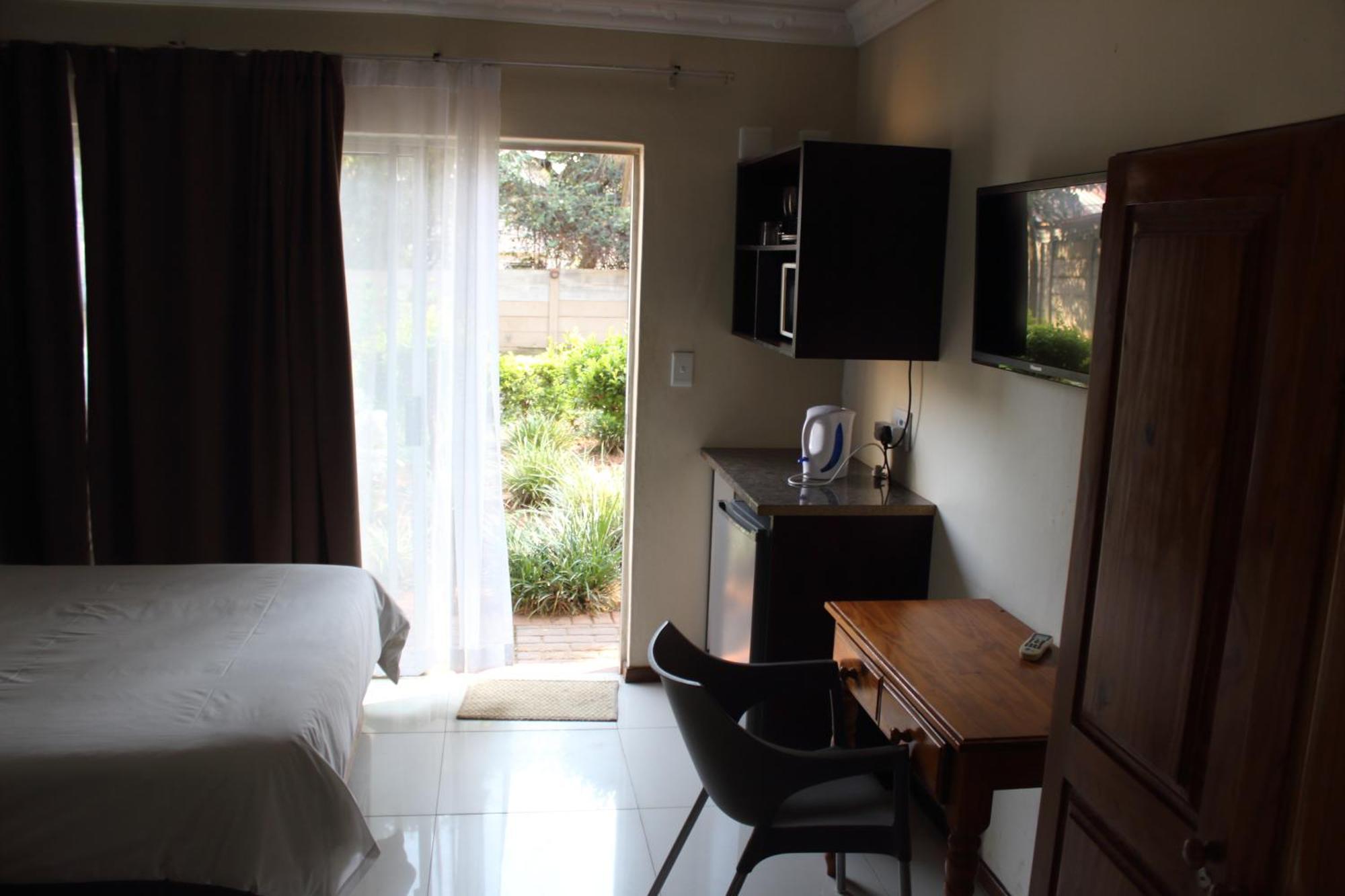 Purple Olive Guest House Pretoria Bagian luar foto