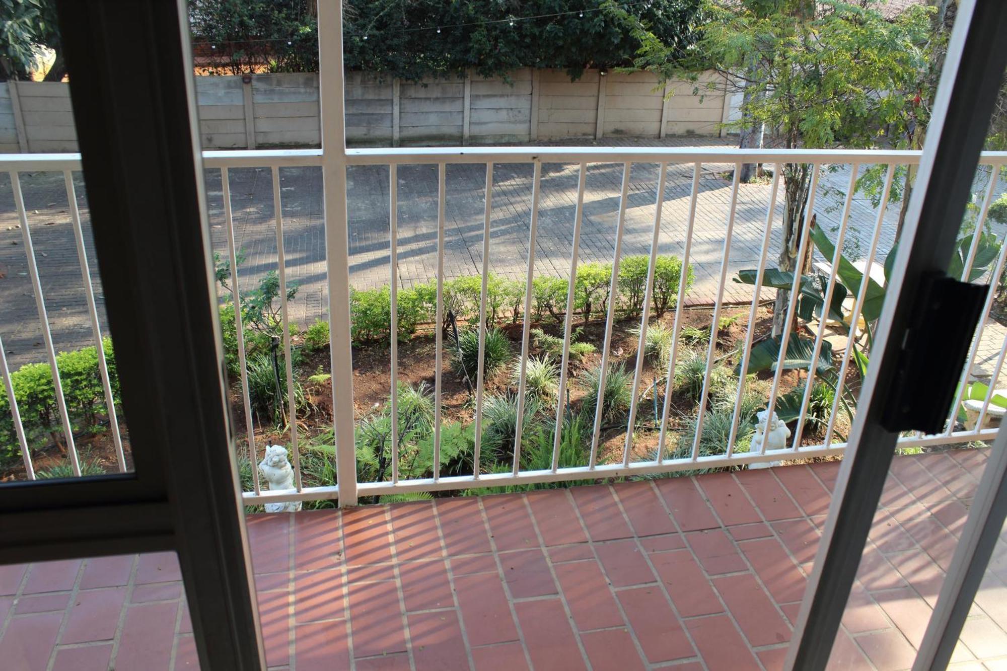 Purple Olive Guest House Pretoria Bagian luar foto