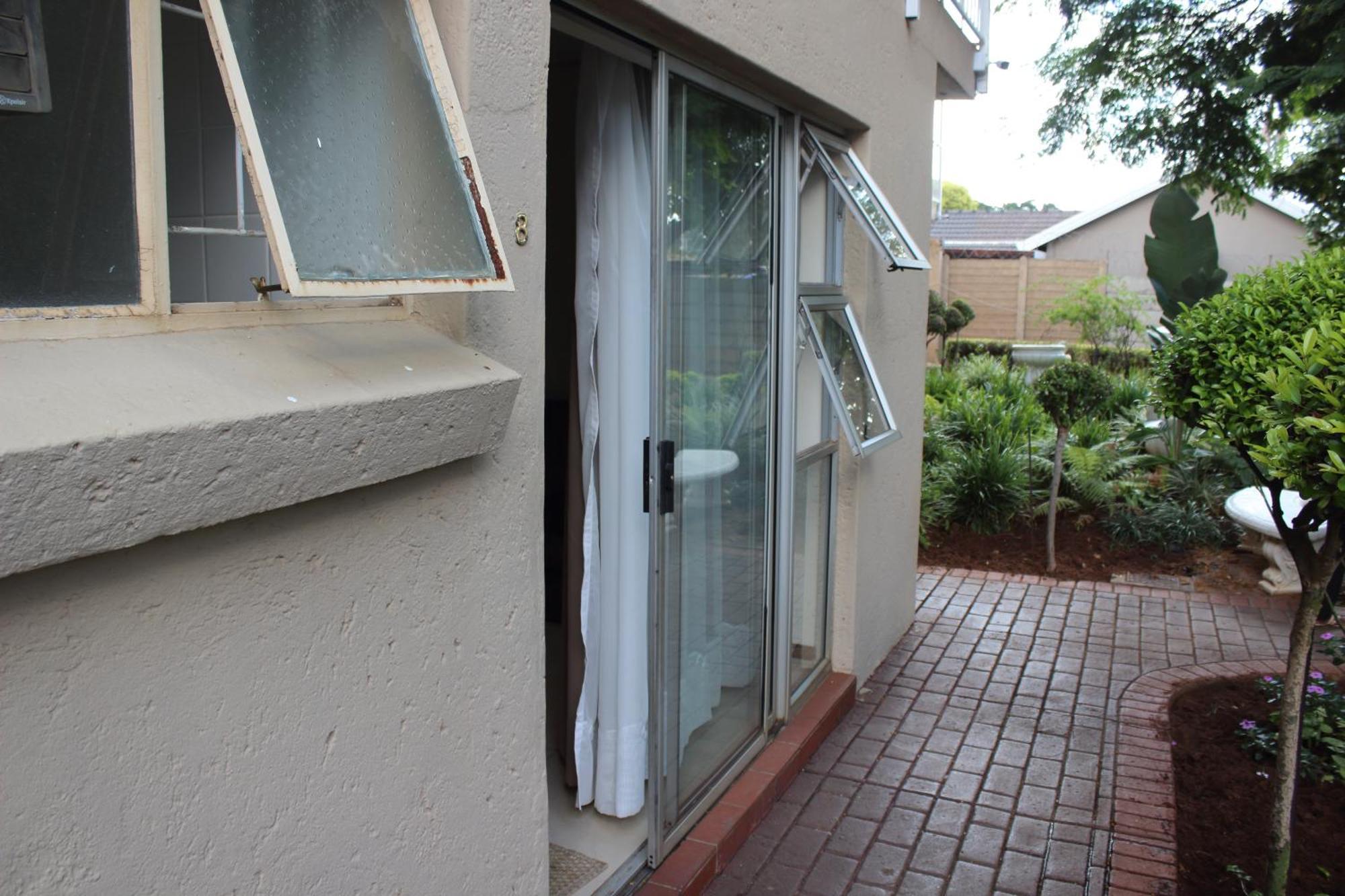 Purple Olive Guest House Pretoria Bagian luar foto
