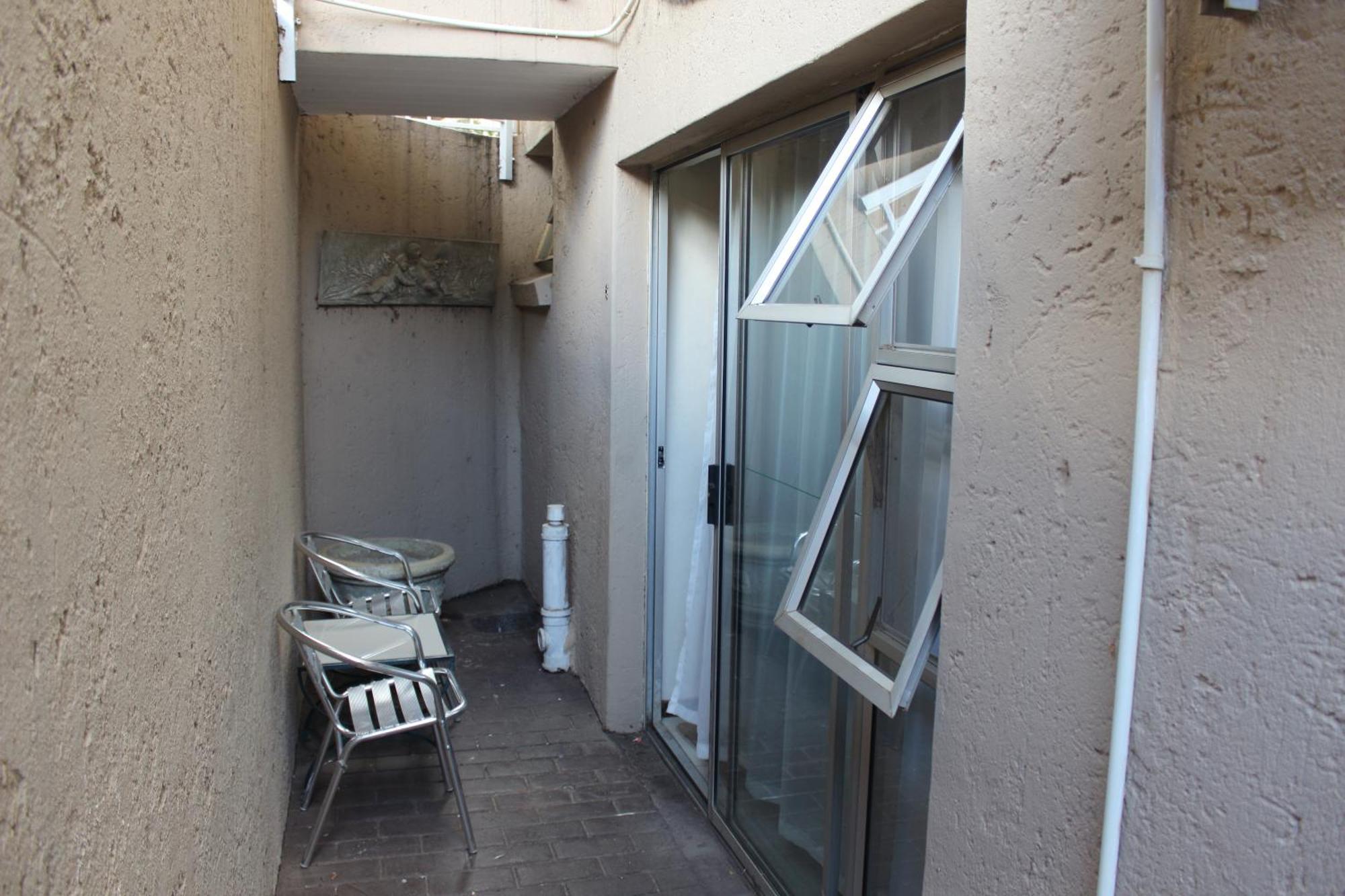 Purple Olive Guest House Pretoria Bagian luar foto