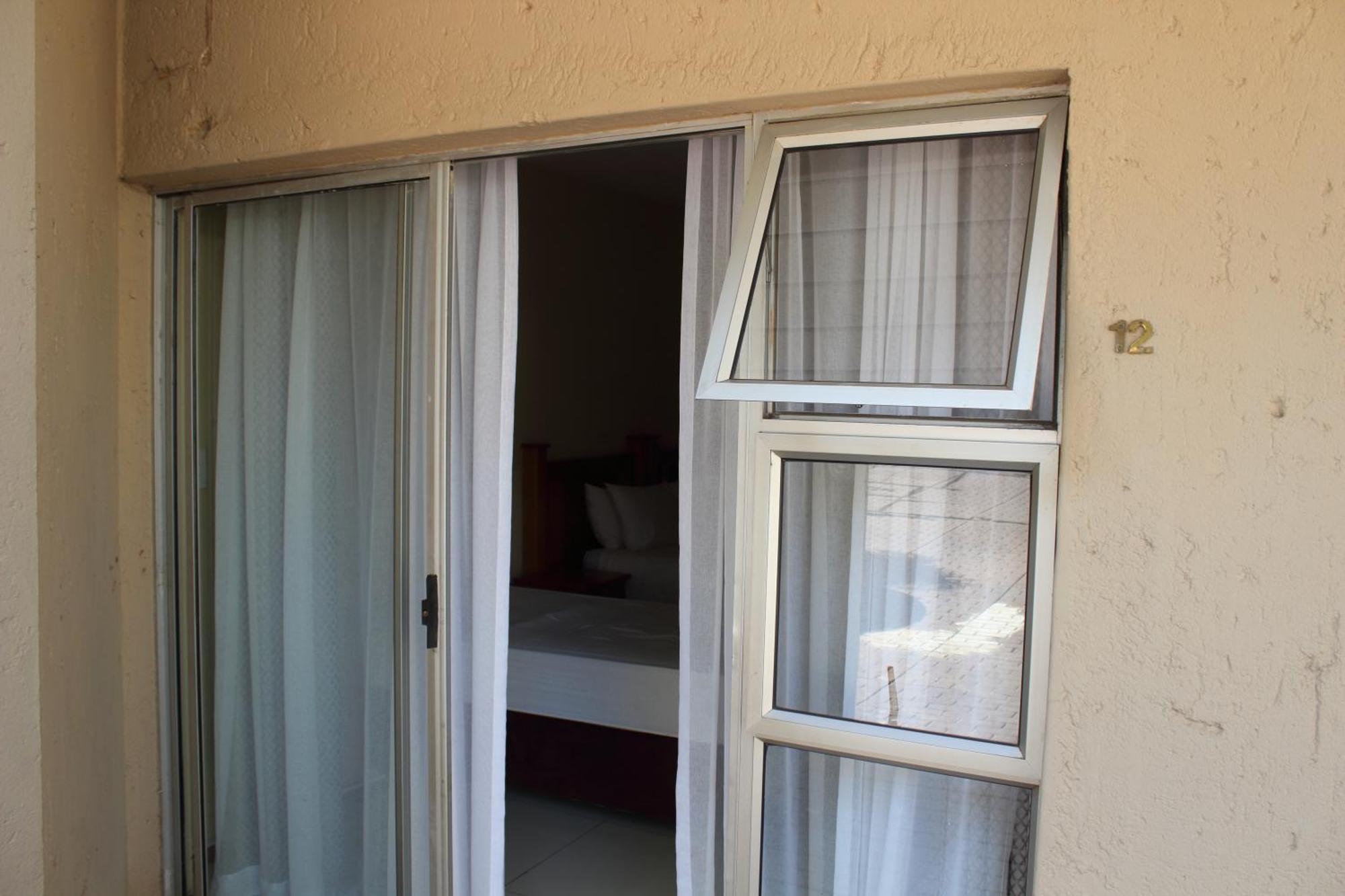Purple Olive Guest House Pretoria Bagian luar foto