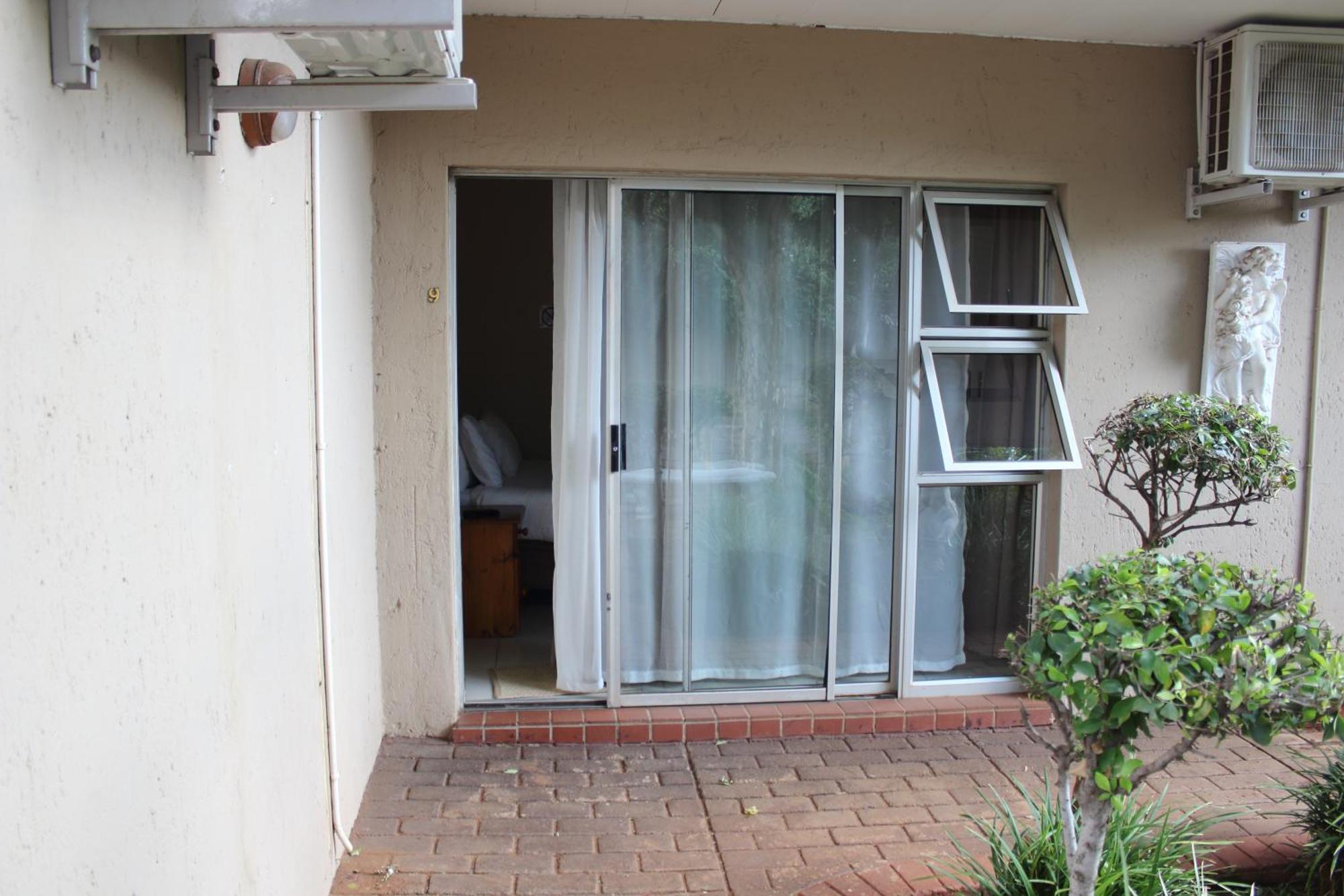 Purple Olive Guest House Pretoria Bagian luar foto