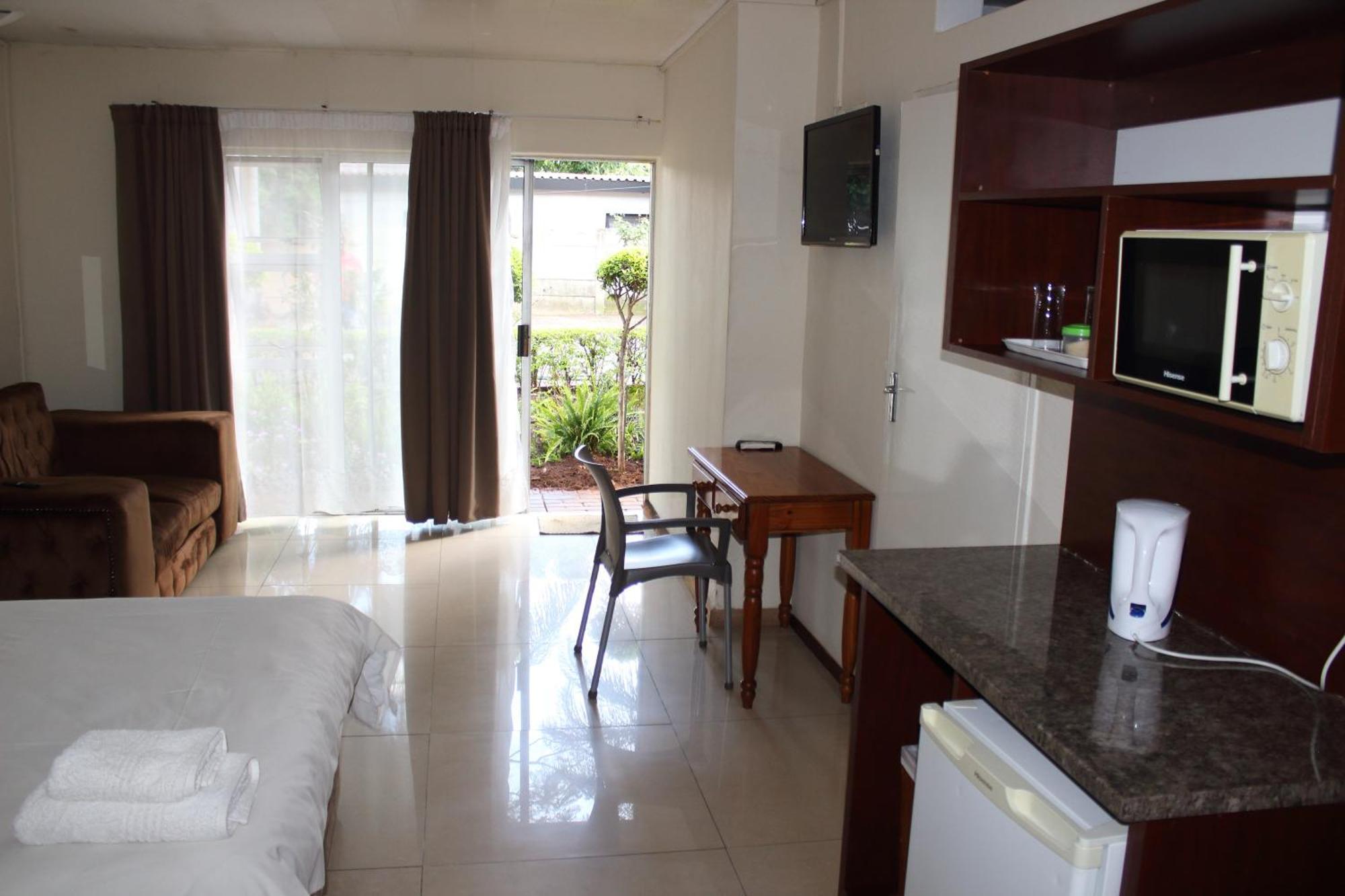 Purple Olive Guest House Pretoria Bagian luar foto