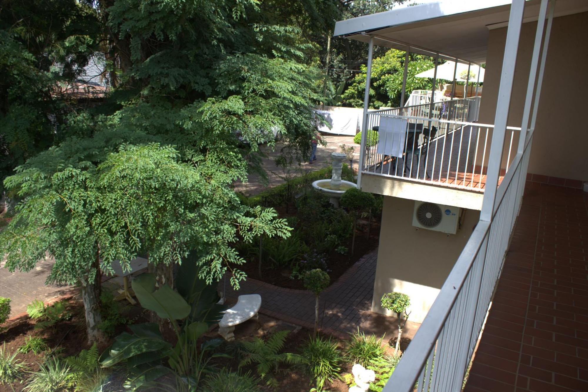 Purple Olive Guest House Pretoria Bagian luar foto