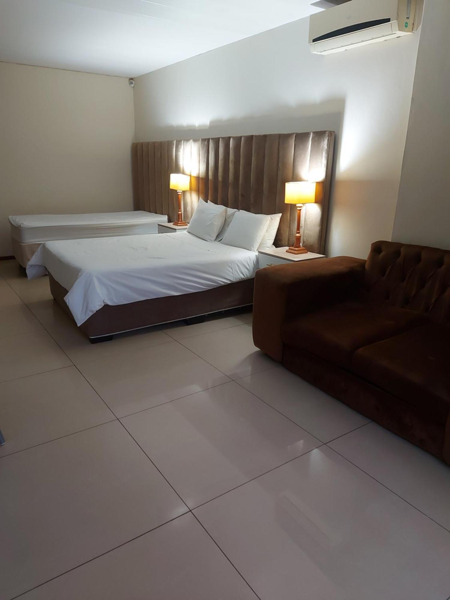 Purple Olive Guest House Pretoria Bagian luar foto