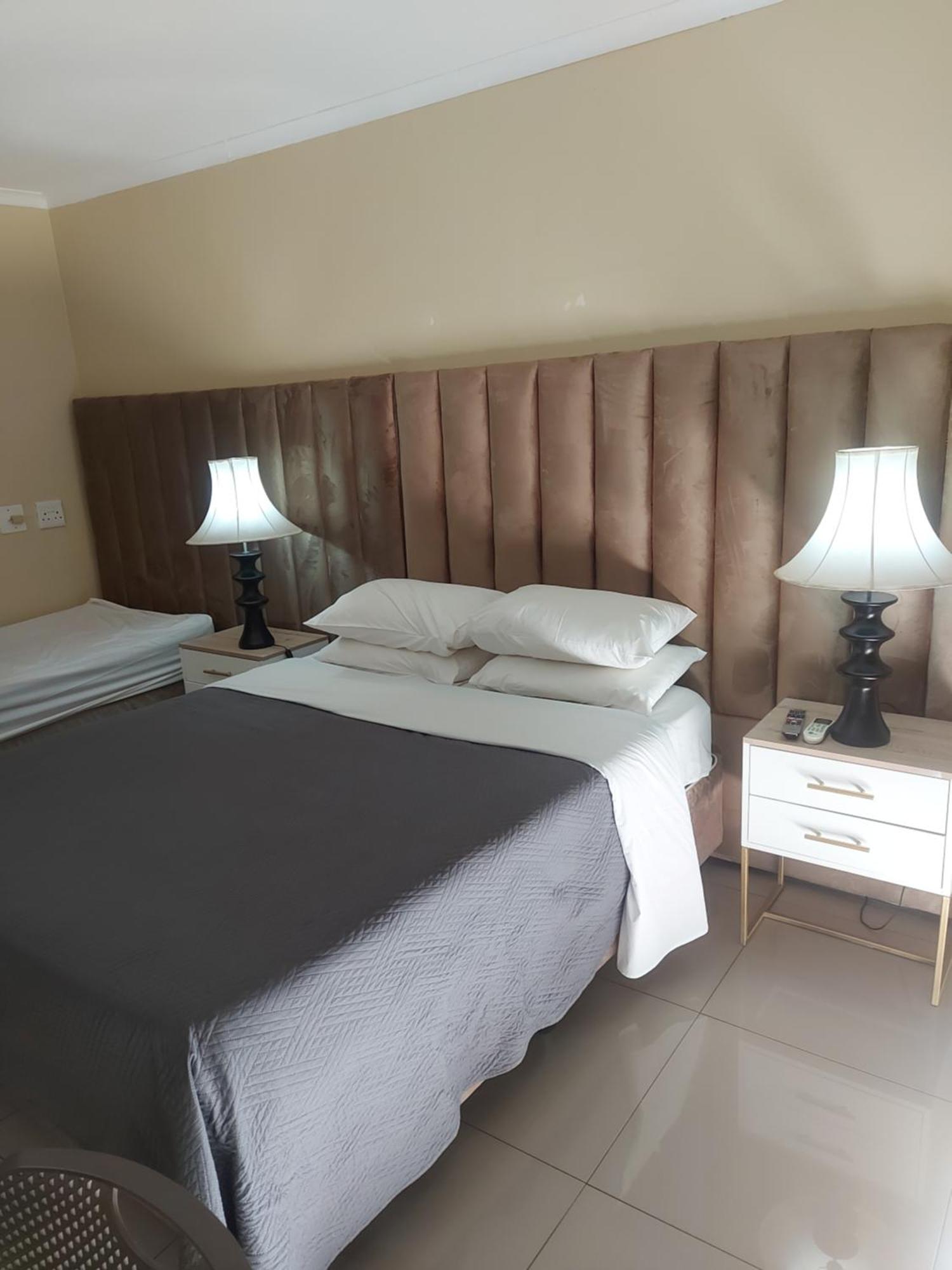 Purple Olive Guest House Pretoria Bagian luar foto