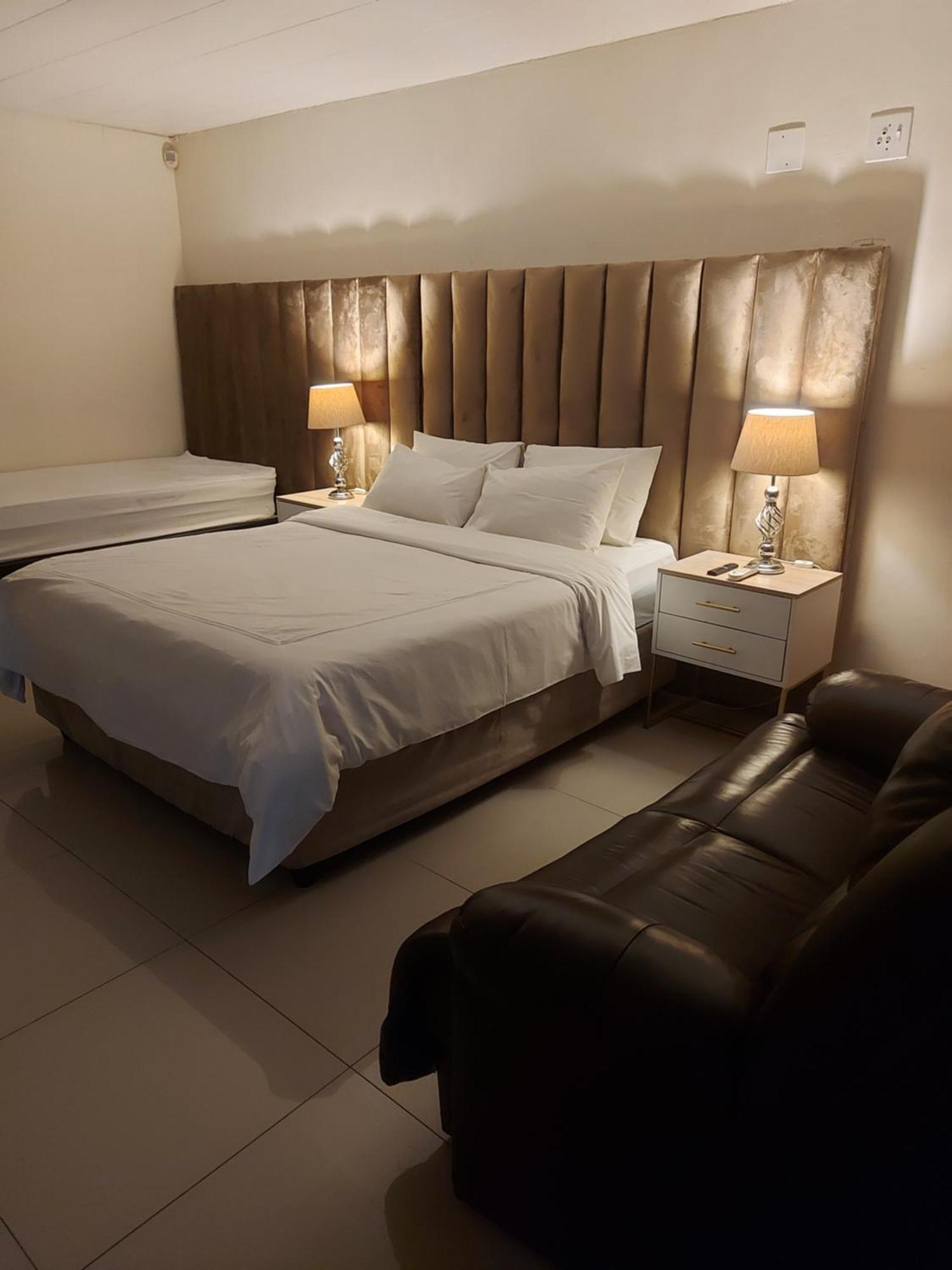 Purple Olive Guest House Pretoria Bagian luar foto